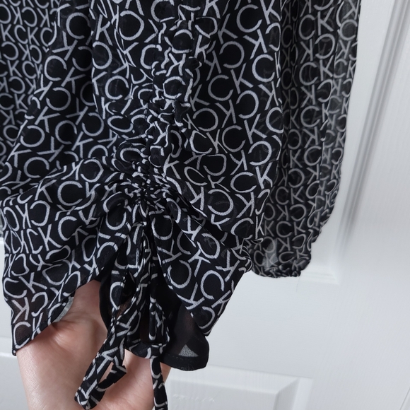 Calvin Klein Plus Size Long Sleeve Monogram All Over Print Blouse - Picture 5 of 7